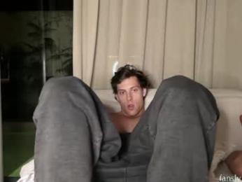 alex_islive — 在 chaturbate 直播的网络摄像头模特