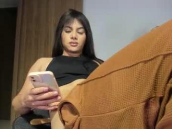 loovelymiia_ — Chaturbate stream photo (Jun 2026)