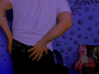 michael-strong — Camsoda stream photo (Mar 2026)