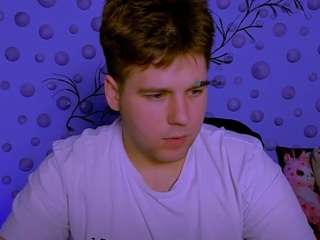 michael-strong — Camsoda stream photo (Mar 2026)