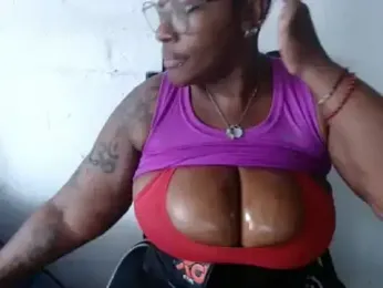 loretybig — Stripchat stream photo (Nov 2023)