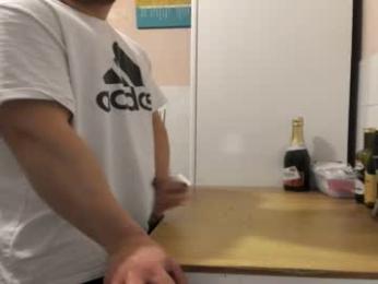 doriancretu95 — 在 chaturbate 直播的网络摄像头模特