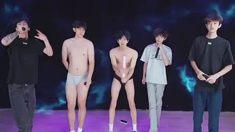 AKA-001 — 在 stripchat 直播的网络摄像头模特