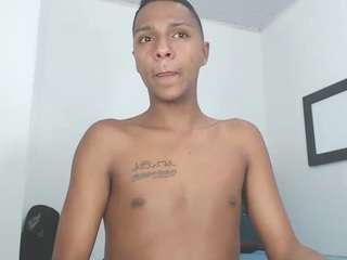 hotboyluxeet — 在 camsoda 直播的网络摄像头模特