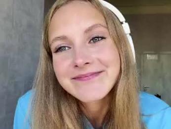 neelyschwartzenbur — 在 chaturbate 直播的网络摄像头模特