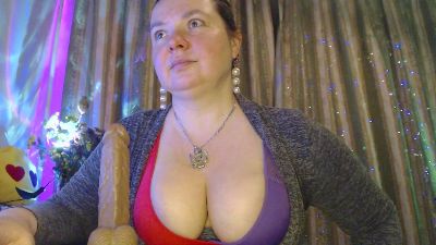 laraluxe — Cam4 stream photo (Aug 2026)