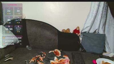 maxxinepetite — Cam4 stream photo (May 2026)