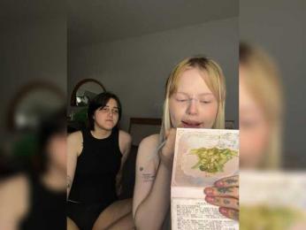 AliceAndMia — 在 bongacams 直播的网络摄像头模特