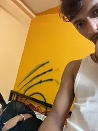 RedQQueen — 在 stripchat 直播的网络摄像头模特