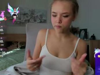 flooora_0 — 在 chaturbate 直播的网络摄像头模特