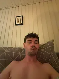Emil06_ — 在 stripchat 直播的网络摄像头模特