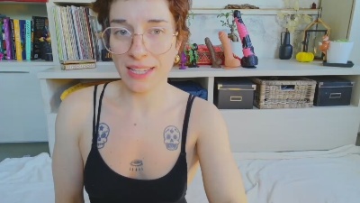 charlottepetit2 — Cam4 stream photo (Apr 2026)