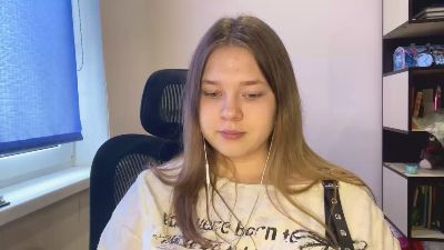 LudivinaEnz — Cam4 stream photo (Mar 2026)