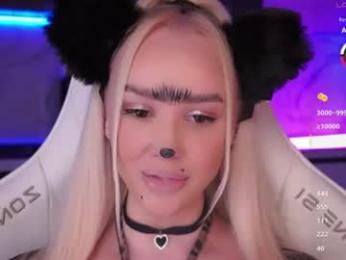 blond_diamond — 在 chaturbate 直播的网络摄像头模特