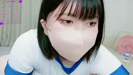 miistrip — 在 stripchat 直播的网络摄像头模特