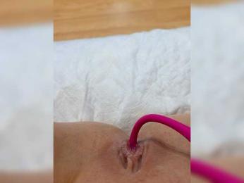 Fox-sexi — 在 bongacams 直播的网络摄像头模特