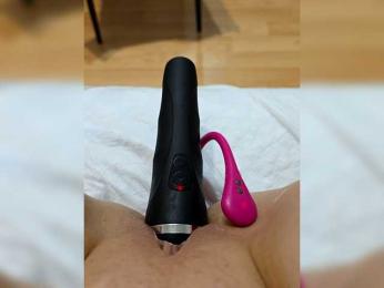 Fox-sexi — 在 bongacams 直播的网络摄像头模特