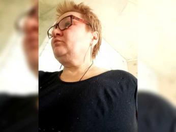 HelenaGloss — 在 bongacams 直播的网络摄像头模特