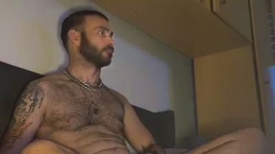jacket_man — 在 cam4 直播的网络摄像头模特