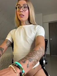 miss_tatiana_ — 在 stripchat 直播的网络摄像头模特