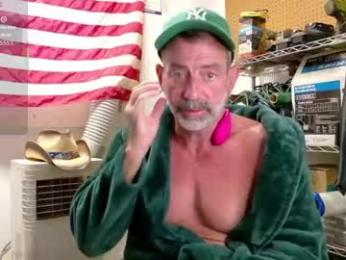 badnightwolf — 在 chaturbate 直播的网络摄像头模特