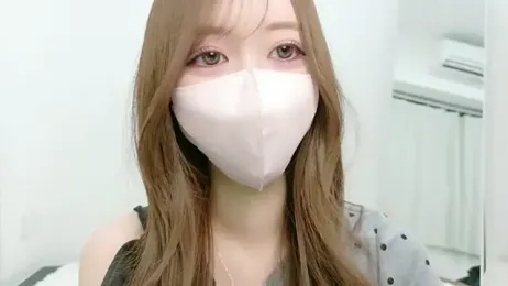 salachan_v — 在 stripchat 直播的网络摄像头模特