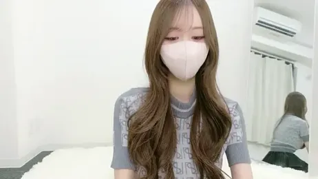 salachan_v — 在 stripchat 直播的网络摄像头模特