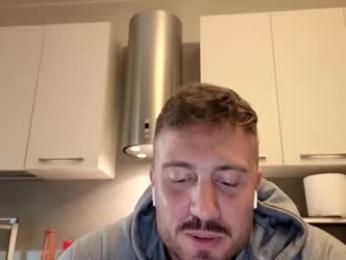 toro_arrapato — 在 chaturbate 直播的网络摄像头模特