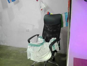 milanxbunny333 — 在 bongacams 直播的网络摄像头模特