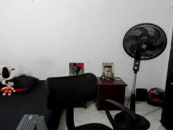 santiceballo — 在 chaturbate 直播的网络摄像头模特