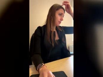 lib_ertine32 — 在 chaturbate 直播的网络摄像头模特