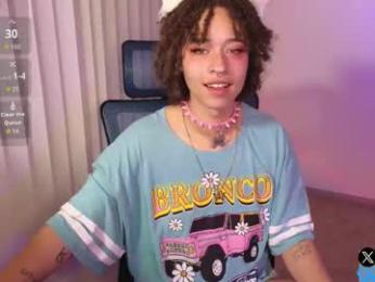 renpuppy — 在 chaturbate 直播的网络摄像头模特