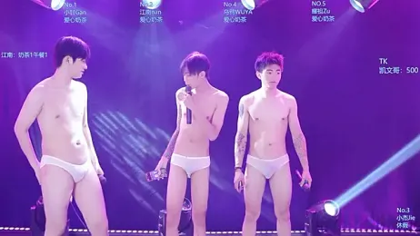 AOA-Four — 在 stripchat 直播的网络摄像头模特