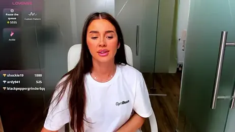 Anya-Ray — 在 stripchat 直播的网络摄像头模特