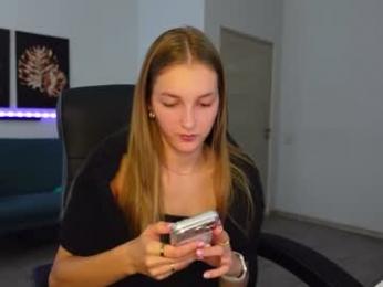 agelina_summer — Chaturbate stream photo (Sep 2026)