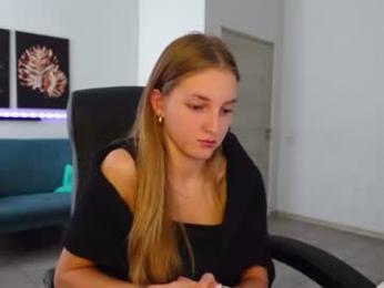 agelina_summer — Chaturbate stream photo (Sep 2026)