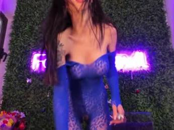 hotfallingdevil — 在 chaturbate 直播的网络摄像头模特