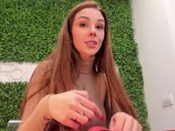 hotfallingdevil — 在 chaturbate 直播的网络摄像头模特