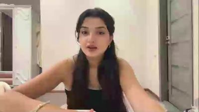 LizPabelick — Cam4 stream photo (Aug 2026)