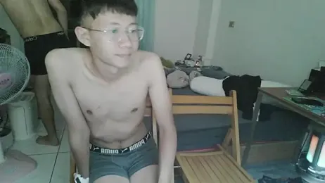 zhu000000 — 在 stripchat 直播的网络摄像头模特