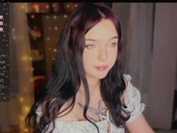 lola_sunnie — 在 chaturbate 直播的网络摄像头模特