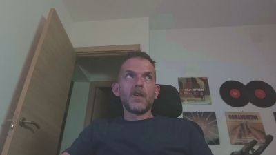 Fiesterooo30 — 在 cam4 直播的网络摄像头模特