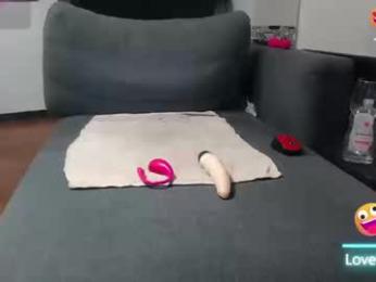 pingones79 — 在 chaturbate 直播的网络摄像头模特