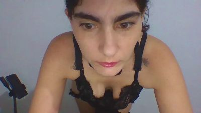 mari873 — 在 cam4 直播的网络摄像头模特