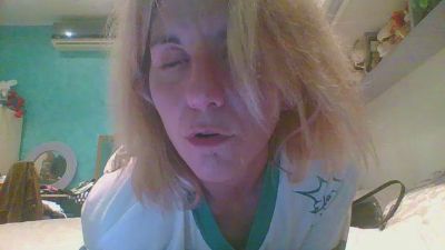 piccolaqueen — Cam4 stream photo (Apr 2026)