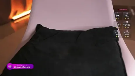 OnlyNora — 在 stripchat 直播的网络摄像头模特