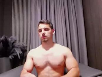 antoniovalentinidiamond — 在 chaturbate 直播的网络摄像头模特