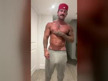 cadenhunterr — 在 chaturbate 直播的网络摄像头模特