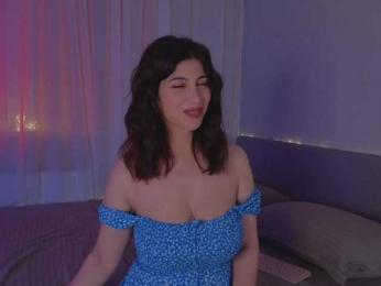 -Madi- — 在 bongacams 直播的网络摄像头模特