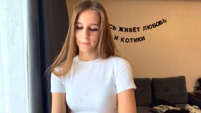 ZelmaMai — Cam4 stream photo (Aug 2026)